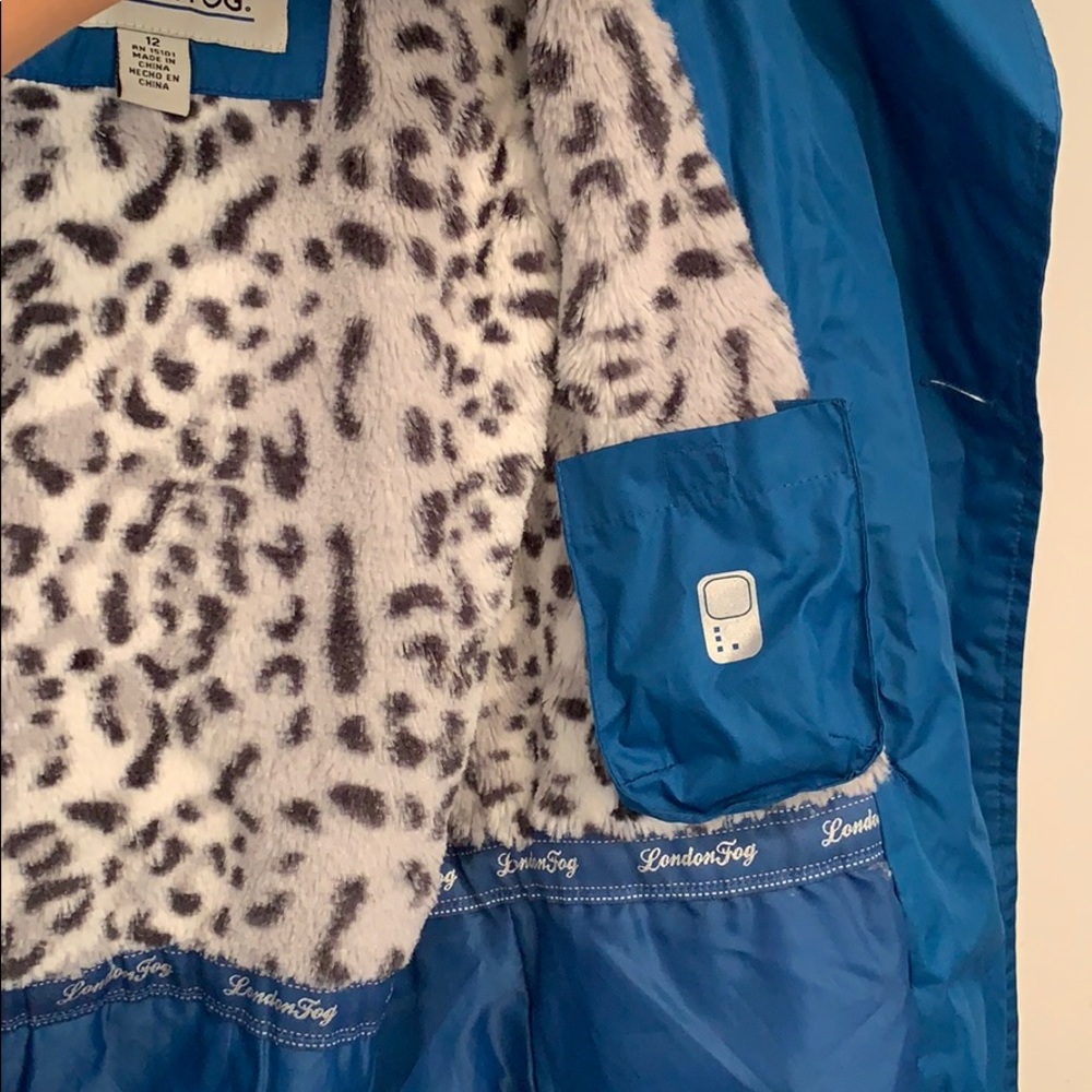 Rain jacket - Picture 3 of 4